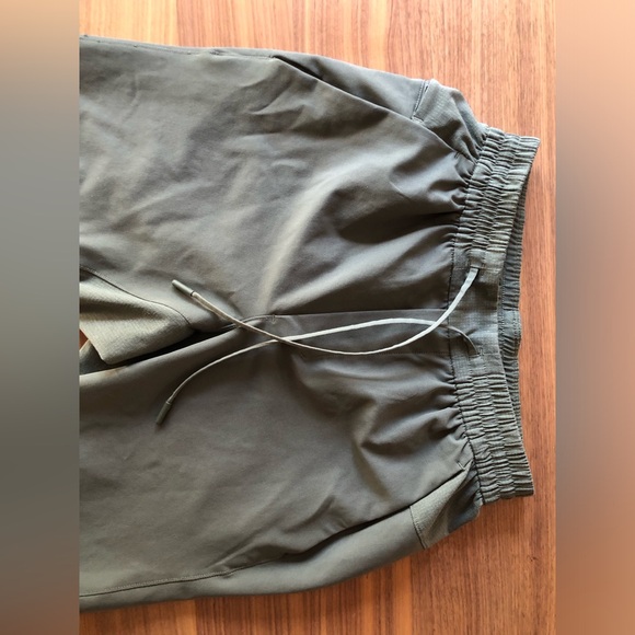 Lululemon license to train pant - Picture 3 of 9